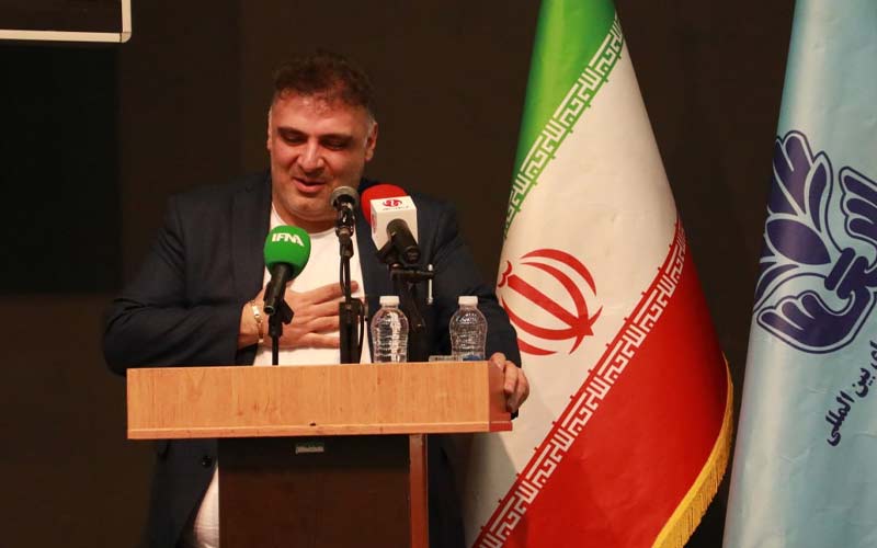 منافی در اختتامیه بیست‌و‌هشتمین نمایشگاه بین‌المللی لوستر و چراغ‌های روشنایی