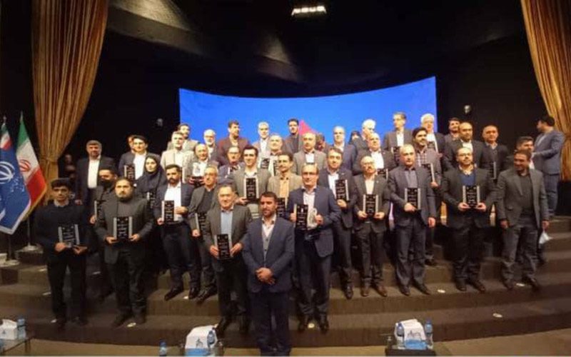 ستارههای تعالی صنعت پتروشیمی به ۱۴ شرکت تابعه هلدینگ خلیج فارس رسید ستارههای تعالی صنعت پتروشیمی به ۱۴ شرکت تابعه هلدینگ خلیج فارس رسید