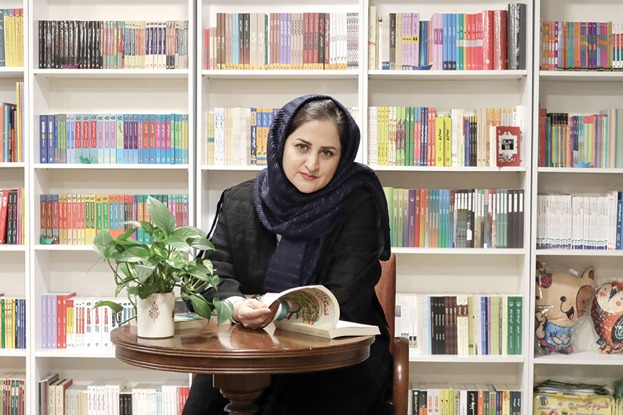 رضوان خرمیان نویسنده و بانی برگزاری مجموعه رویدادهای کتابخورها