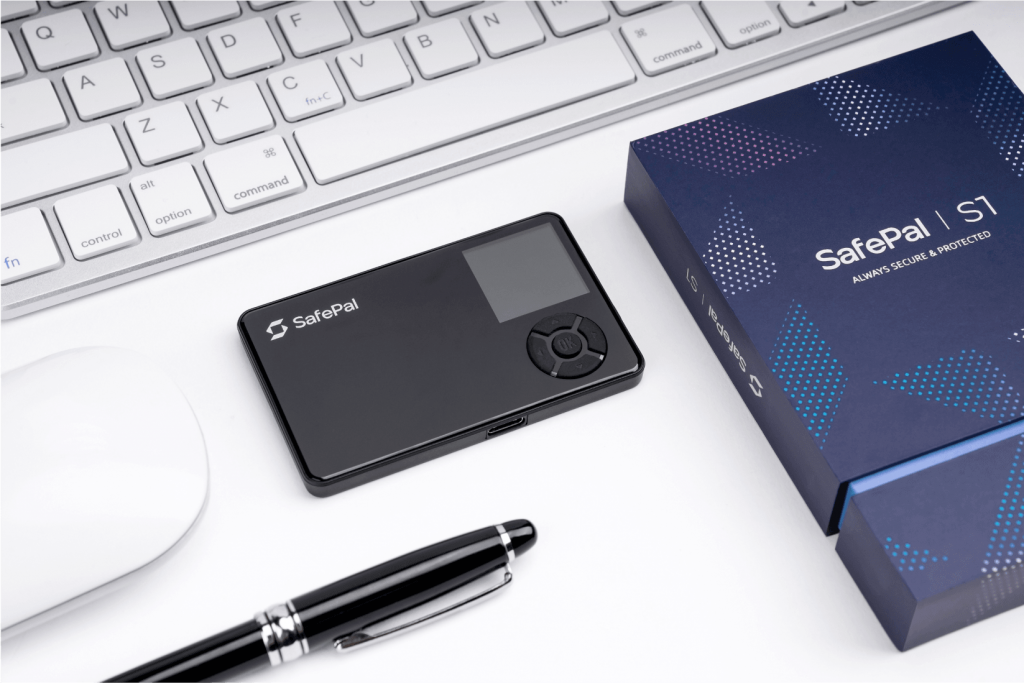 نقد و بررسی ماهیت کیف پولهای سخت افزاری 3. کیف پول سیفپَل (SafePal S1)