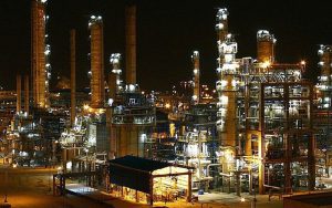 قیمتگذاری دستوری در زنجیره تولید و توزیع؛ بلای جان صنعت پتروشیمی قیمتگذاری دستوری در زنجیره تولید و توزیع؛ بلای جان صنعت پتروشیمی