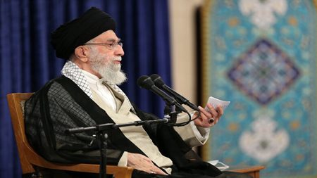 اقتصاد دانشبنیان در بیانات رهبری| برای رشد و اصلاح امور اقتصادی کشور به طور قاطع باید به سمت اقتصاد دانشبنیان حرکت بکنیم اقتصاد دانشبنیان در بیانات رهبری| برای رشد و اصلاح امور اقتصادی کشور به طور قاطع باید به سمت اقتصاد دانشبنیان حرکت بکنیم