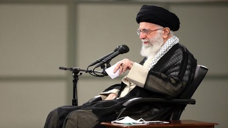 اقتصاد دانشبنیان در بیانات مقام معظم رهبری| ایجاد بازارهای بینالمللی جدید برای تولیدات داخلی را جدی بگیرید اقتصاد دانشبنیان در بیانات مقام معظم رهبری| ایجاد بازارهای بینالمللی جدید برای تولیدات داخلی را جدی بگیرید