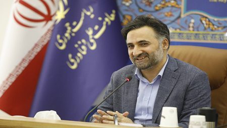 دهقانی فیروزآبادی در حاشیه نمایشگاه محیط زیست؛ امنیت غذایی و محیطزیست یکی از اولویتهای معاونت علمی است دهقانی فیروزآبادی در حاشیه نمایشگاه محیط زیست؛ امنیت غذایی و محیطزیست یکی از اولویتهای معاونت علمی است