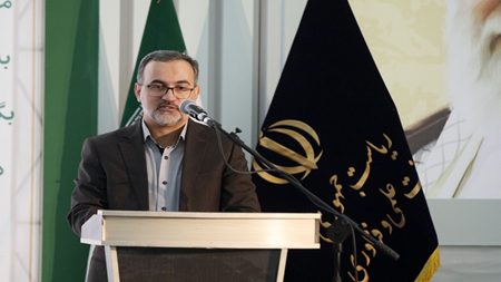 دبیر ستاد توسعه علوم و فناوری های گیاهان دارویی و طب سنتی: بازار جهانی گیاهان دارویی 150 میلیارد دلار است و سهم ایران از این عدد را افزایش میدهیم دبیر ستاد توسعه علوم و فناوری های گیاهان دارویی و طب سنتی: بازار جهانی گیاهان دارویی 150 میلیارد دلار است و سهم ایران از این عدد را افزایش میدهیم