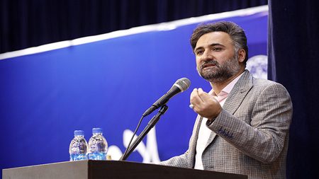دهقانی فیروزآبادی در جمع نو ورودیهای شریف: دانشگاه فرصتی برای تجربهاندوزی در همه حوزهها است دهقانی فیروزآبادی در جمع نو ورودیهای شریف: دانشگاه فرصتی برای تجربهاندوزی در همه حوزهها است