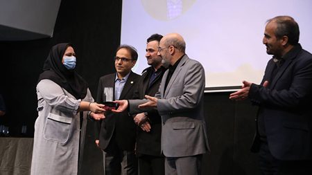 دهقانی: به صورت جدی به دنبال ارایه خدمات و محصولات عرضه محور دانشگاهها به صنایع داخلی و بازارهای خارجی هستیم دهقانی: به صورت جدی به دنبال ارایه خدمات و محصولات عرضه محور دانشگاهها به صنایع داخلی و بازارهای خارجی هستیم