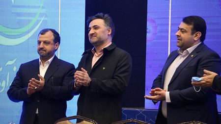در آیین انعقاد قرارداد اعطای تسهیلات تبصره ۱۶ قانون بودجه انجام شد؛ اختصاص تسهیلات ۷۰۰ میلیارد تومانی به ۲۸ صندوق پژوهش و فناوری در آیین انعقاد قرارداد اعطای تسهیلات تبصره ۱۶ قانون بودجه انجام شد؛ اختصاص تسهیلات ۷۰۰ میلیارد تومانی به ۲۸ صندوق پژوهش و فناوری
