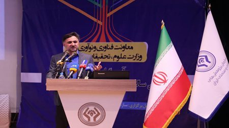 دهقانی فیروزآبادی: دانش بنیان ها بهترین گزینه برقراری ارتباط درست میان صنعت و دانشگاه هستند دهقانی فیروزآبادی: دانش بنیان ها بهترین گزینه برقراری ارتباط درست میان صنعت و دانشگاه هستند