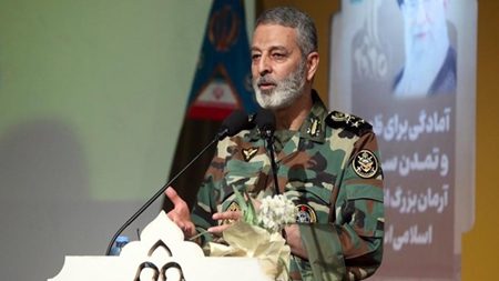 سرلشکر موسوی: همه کارها در ارتش بر مبنای علم و فناوری است سرلشکر موسوی: همه کارها در ارتش بر مبنای علم و فناوری است