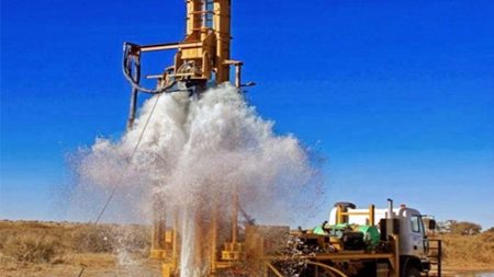 توسعه و بومیسازی فناوریهای مرتبط با حفاری و استحصال آبهای ژرف در کشور یک ضرورت است توسعه و بومیسازی فناوریهای مرتبط با حفاری و استحصال آبهای ژرف در کشور یک ضرورت است