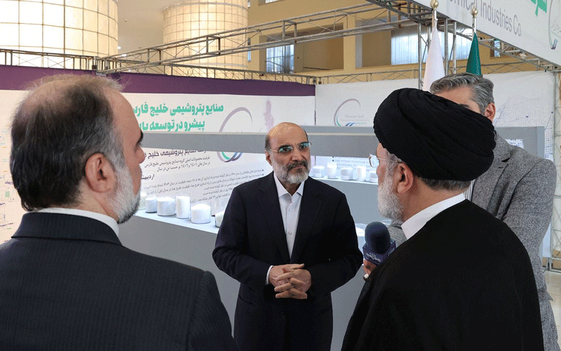 بازدید از غرفه گروه صنایع پتروشیمی خلیح فارس بازدید از غرفه گروه صنایع پتروشیمی خلیح فارس