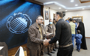 تجلیل از کارگران نمونهی چادرملو تجلیل از کارگران نمونهی چادرملو