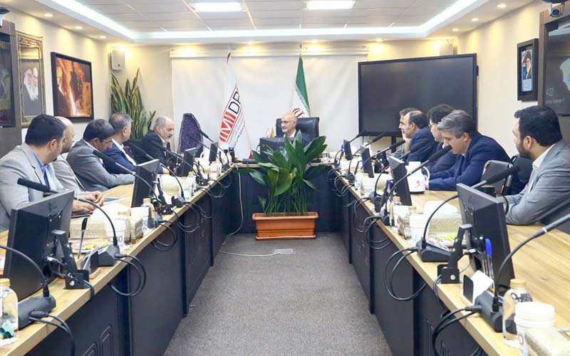 موثقینیا: پیگیر رفع چالشهای فولادسازان در دولت هستیم موثقینیا: پیگیر رفع چالشهای فولادسازان در دولت هستیم