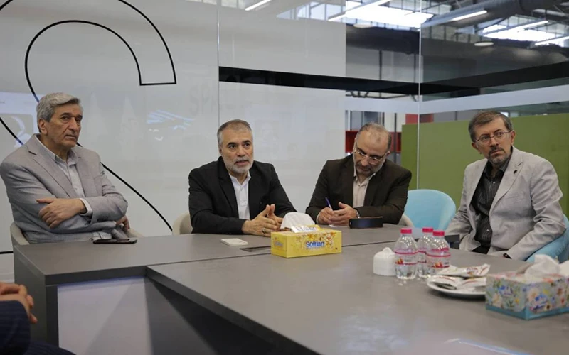 «آمپر»، دانشگاهی برای رشد افراد نخبه و آشنا به علم روز دنیا «آمپر»، دانشگاهی برای رشد افراد نخبه و آشنا به علم روز دنیا