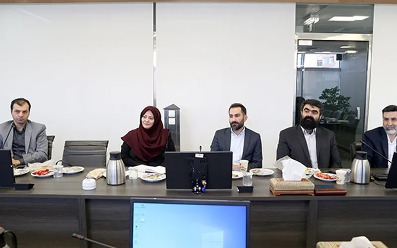 تشکلهای حوزه آیتی باید از چندصدایی پرهیز کنند تشکلهای حوزه آیتی باید از چندصدایی پرهیز کنند