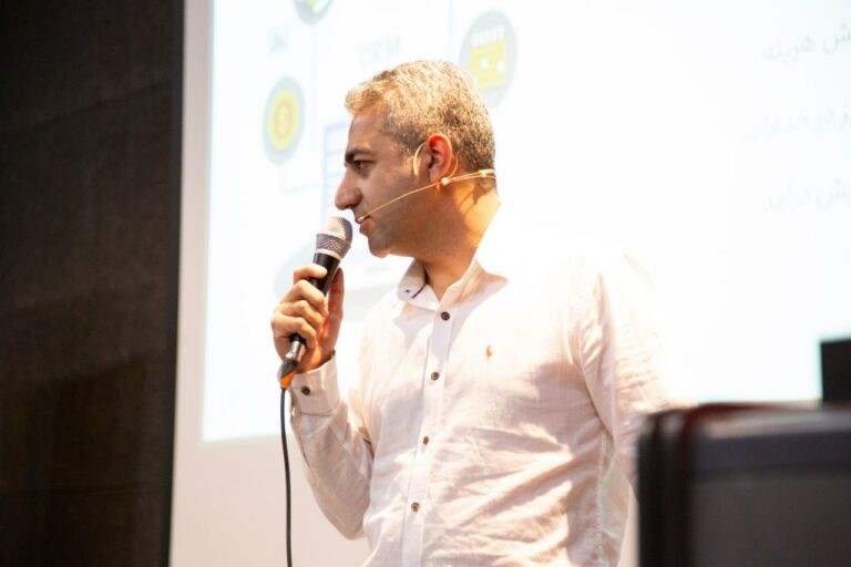 علی اکبر سلطانلو، معاون خدمات مشتریان علی‌بابا