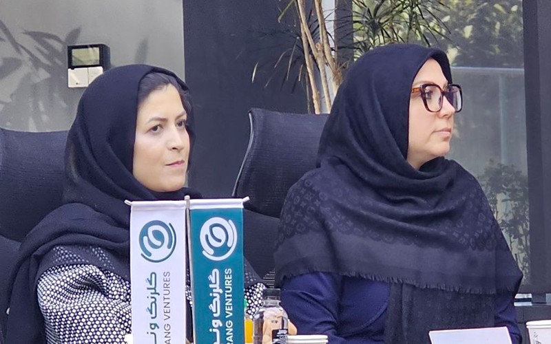 عاطفه موسوی، مدیر روابط‌عمومی گروه گلرنگ