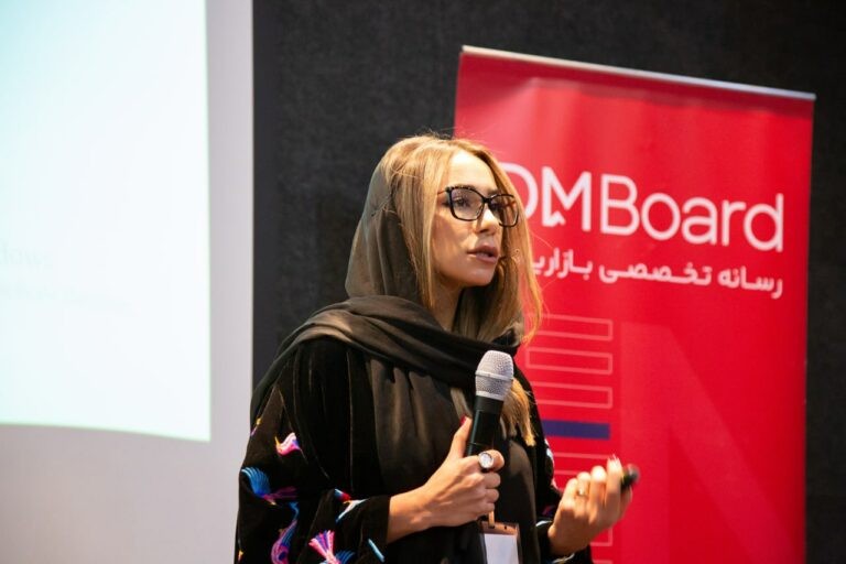 شیما اسلامی مدیر ارشد ارتباط با مشتریان در شرکت زرین رویا