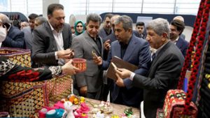 برپایی نمایشگاه صنایعدستی و توانمندیهای استان ایلام در اتاق ایران برپایی نمایشگاه صنایعدستی و توانمندیهای استان ایلام در اتاق ایران