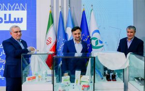از ۲۳ قلم دارو و تجهیزات پزشکی رونمایی شد از ۲۳ قلم دارو و تجهیزات پزشکی رونمایی شد