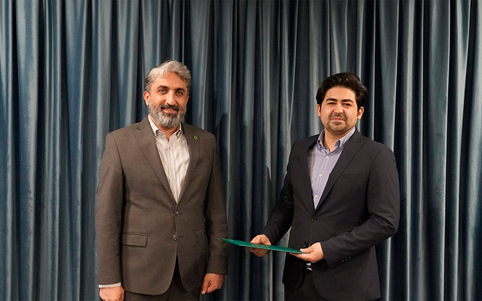 رضا حیدری مدیرعامل هلدینگ فناوری اطلاعات نگاه شد رضا حیدری مدیرعامل هلدینگ فناوری اطلاعات نگاه شد