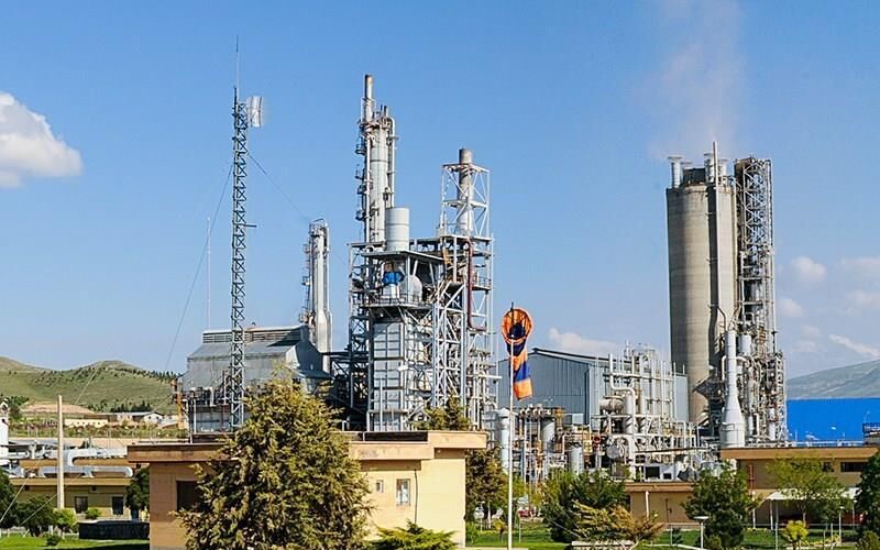 بانک ملی، بخشی از سهام پتروشیمی شازند را واگذار کرد بانک ملی، بخشی از سهام پتروشیمی شازند را واگذار کرد