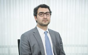 قبل از آنکه دیگر کیکی روی میز نباشد قبل از آنکه دیگر کیکی روی میز نباشد