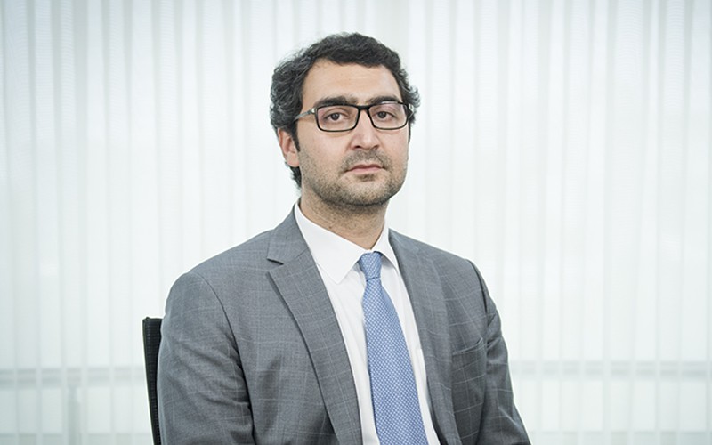 قبل از آنکه دیگر کیکی روی میز نباشد قبل از آنکه دیگر کیکی روی میز نباشد