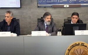 سیاستهای انقباضی بانک مرکزی تولید را ضعیف کرد سیاستهای انقباضی بانک مرکزی تولید را ضعیف کرد