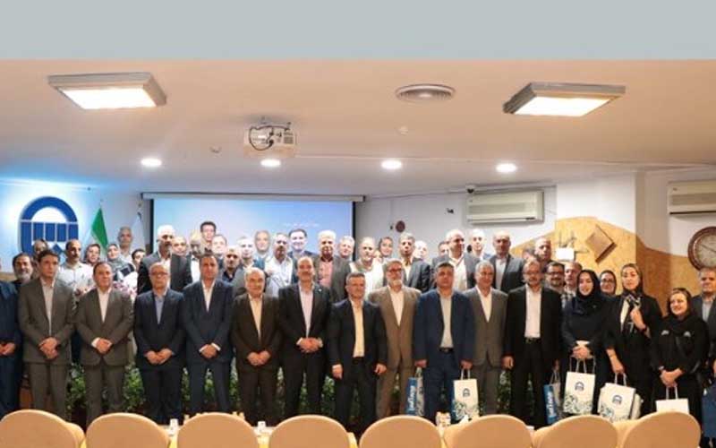 از بازنشستگان بیمه آسیا تقدیر شد از بازنشستگان بیمه آسیا تقدیر شد