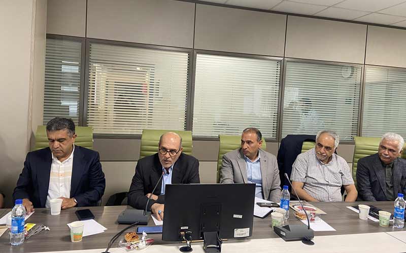 ارزآوری صنعت کفش بالاتر از مشتقات نفتی است ارزآوری صنعت کفش بالاتر از مشتقات نفتی است