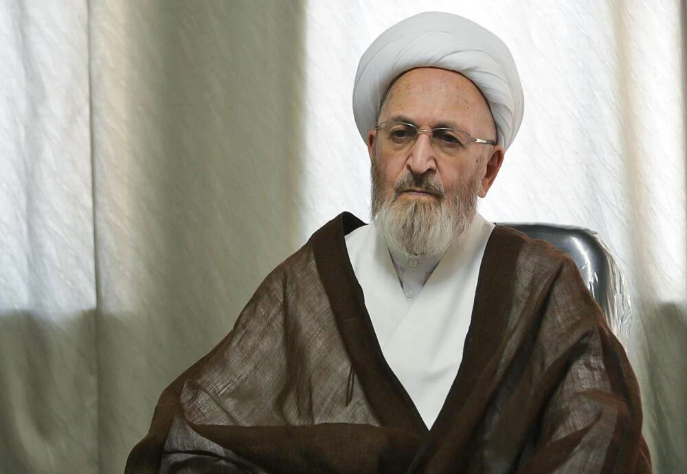طنابکشی دولت و بخش خصوصی برای انتخاب روز تعطیل آیتالله جعفر سبحانی