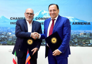 رئیس اتاق بازرگانی تهران و رئیس اتاق بازرگانی و صنعت ارمنستان تفاهمنامه همکاری امضا کردند رئیس اتاق بازرگانی تهران و رئیس اتاق بازرگانی و صنعت ارمنستان تفاهمنامه همکاری امضا کردند