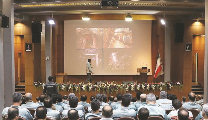 برگزاری هشتمین نشست کمیته حفاظت فنی و بهداشت کار شرکت فولاد مبارکه برگزاری هشتمین نشست کمیته حفاظت فنی و بهداشت کار شرکت فولاد مبارکه
