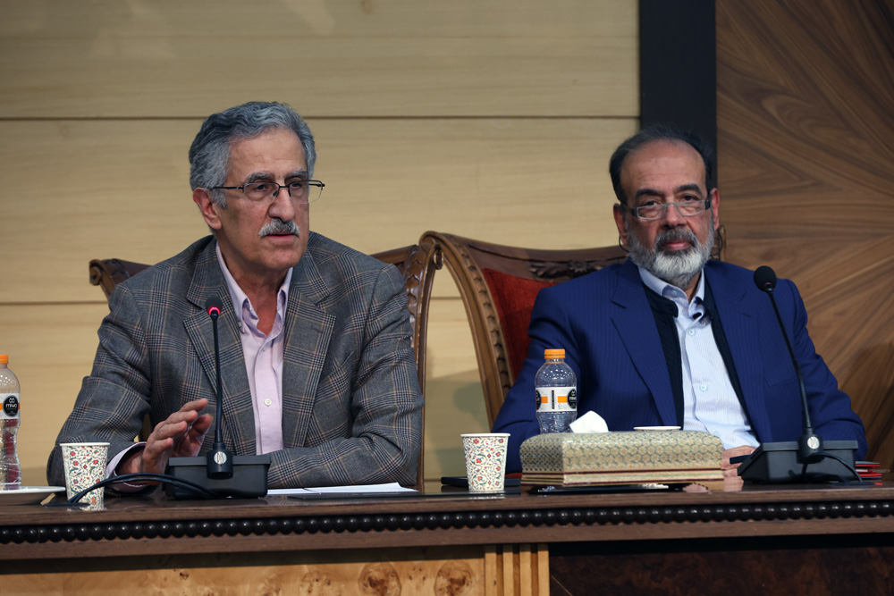 دفتر مرکزی کسبوکارهای خانوادگی در اتاق ایران تأسیس میشود | علت افول کسبوکارهای خانوادگی دولتی شدن اقتصاد بود دفتر مرکزی کسبوکارهای خانوادگی در اتاق ایران تأسیس میشود | علت افول کسبوکارهای خانوادگی دولتی شدن اقتصاد بود